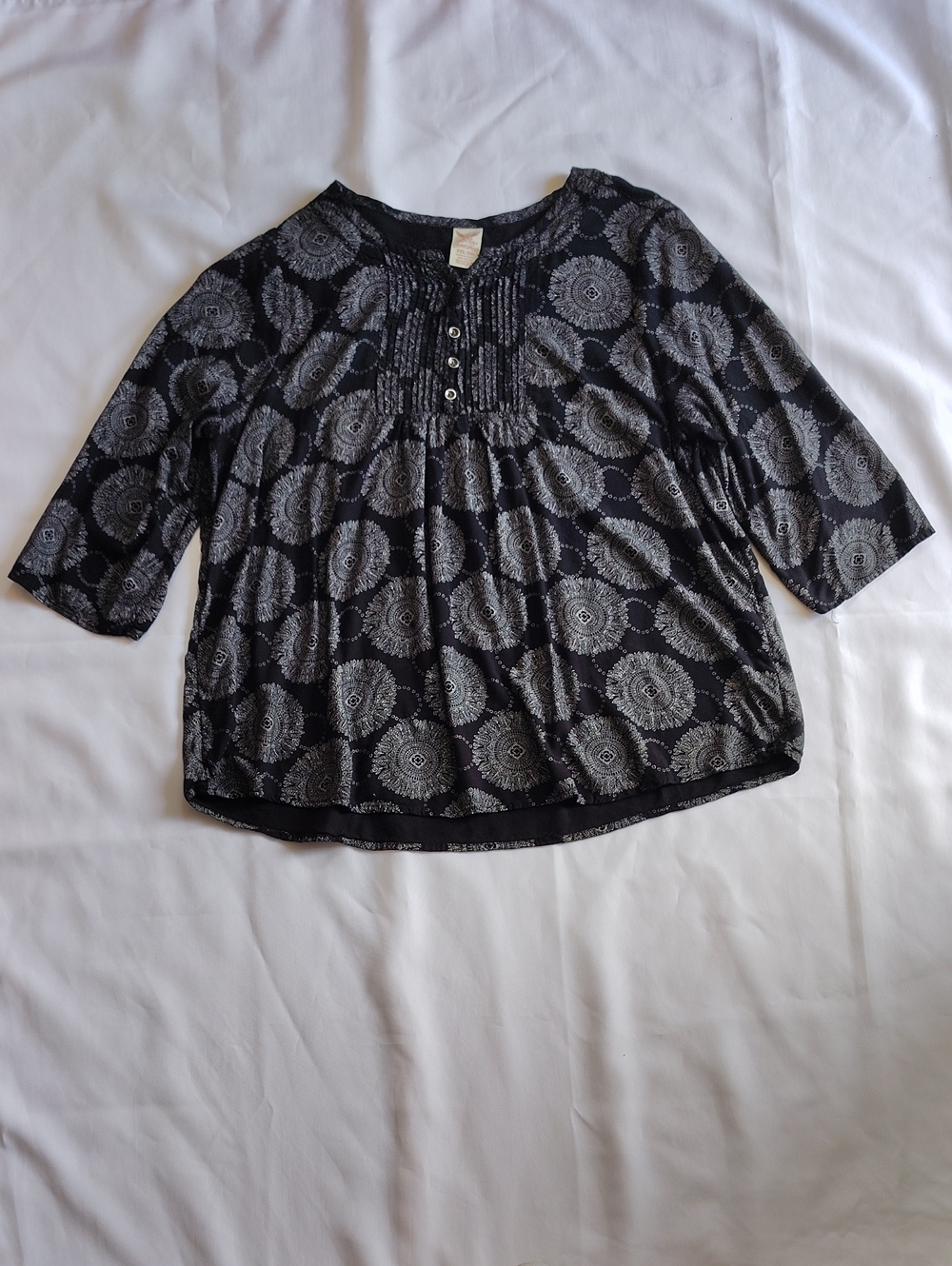 Faded Glory Women's Blouse Size XXL (20) Black Medallion Print 3/4 Sleeve
